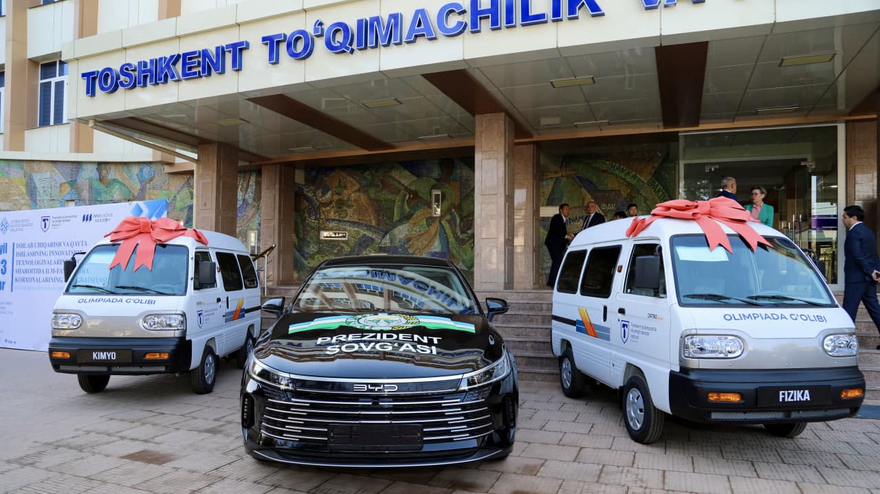 “Bo‘lajak yosh muhandislar” olimpiadasi g‘oliblari taqdirlandi va yangi “Padel” korti ochildi