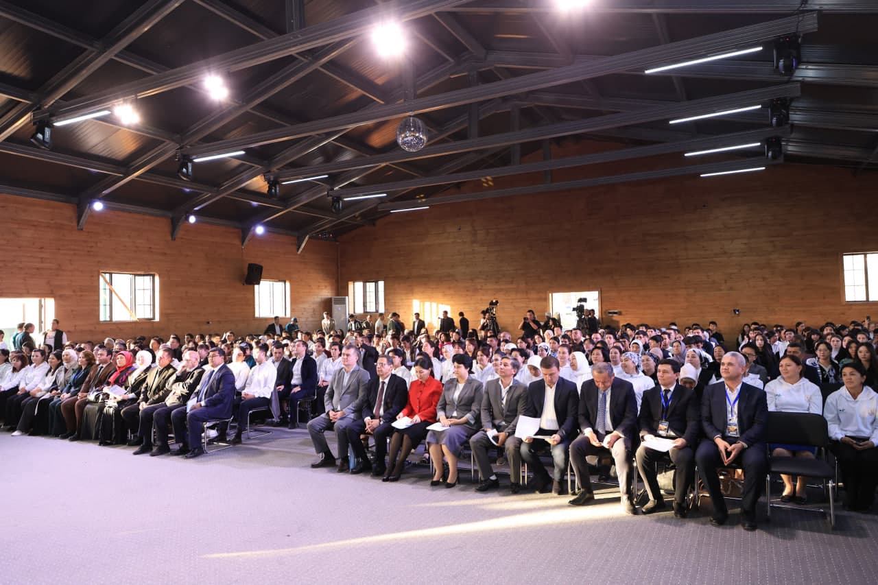 “E voh–2025” o‘zbek tili va adabiyoti olimpiadasi hamda “O‘zbek tili bayrami” festivali bo‘lib o‘tdi