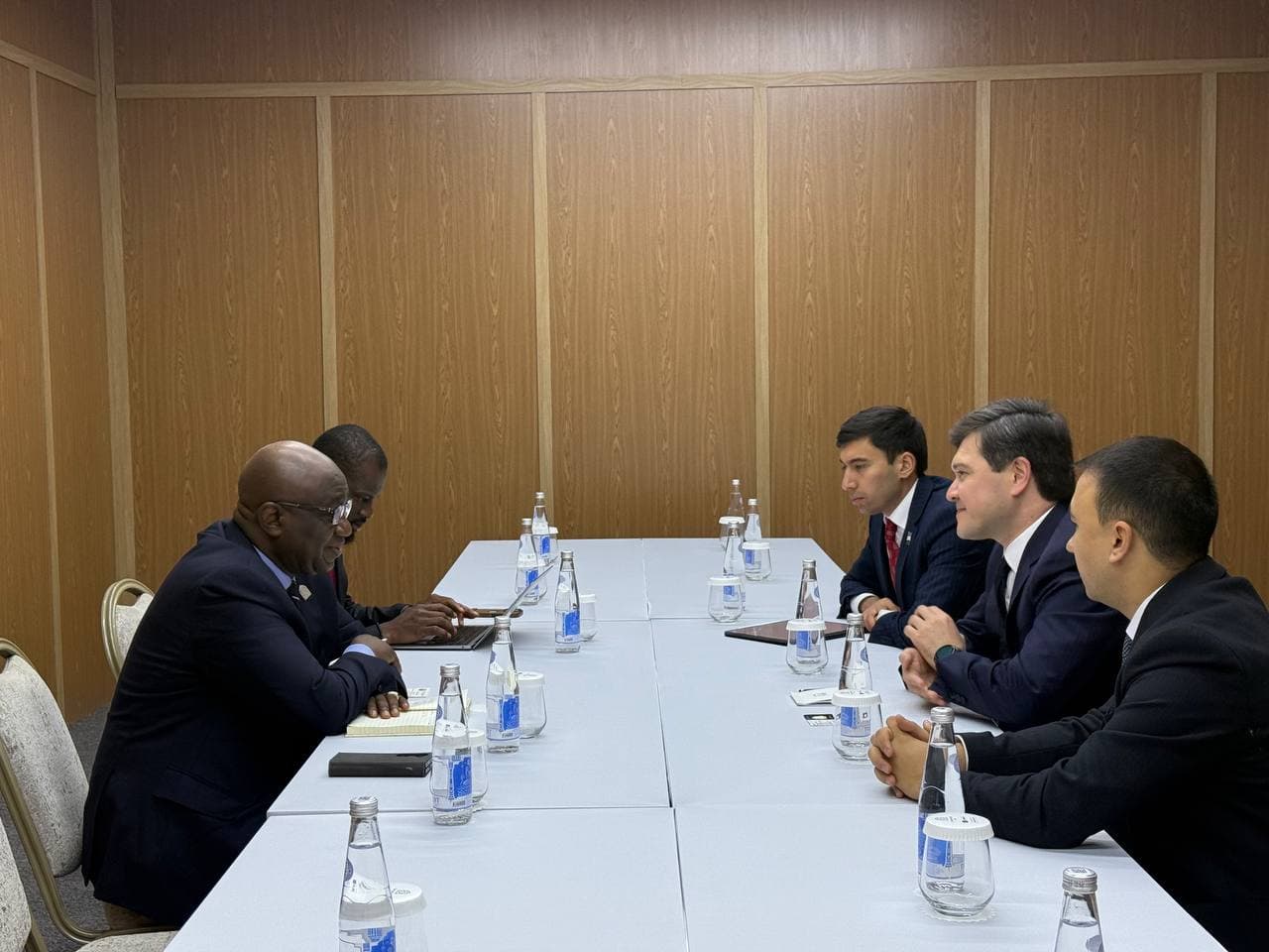 Узбекистан и Гвинея обсудили расширение сотрудничества в сфере образования