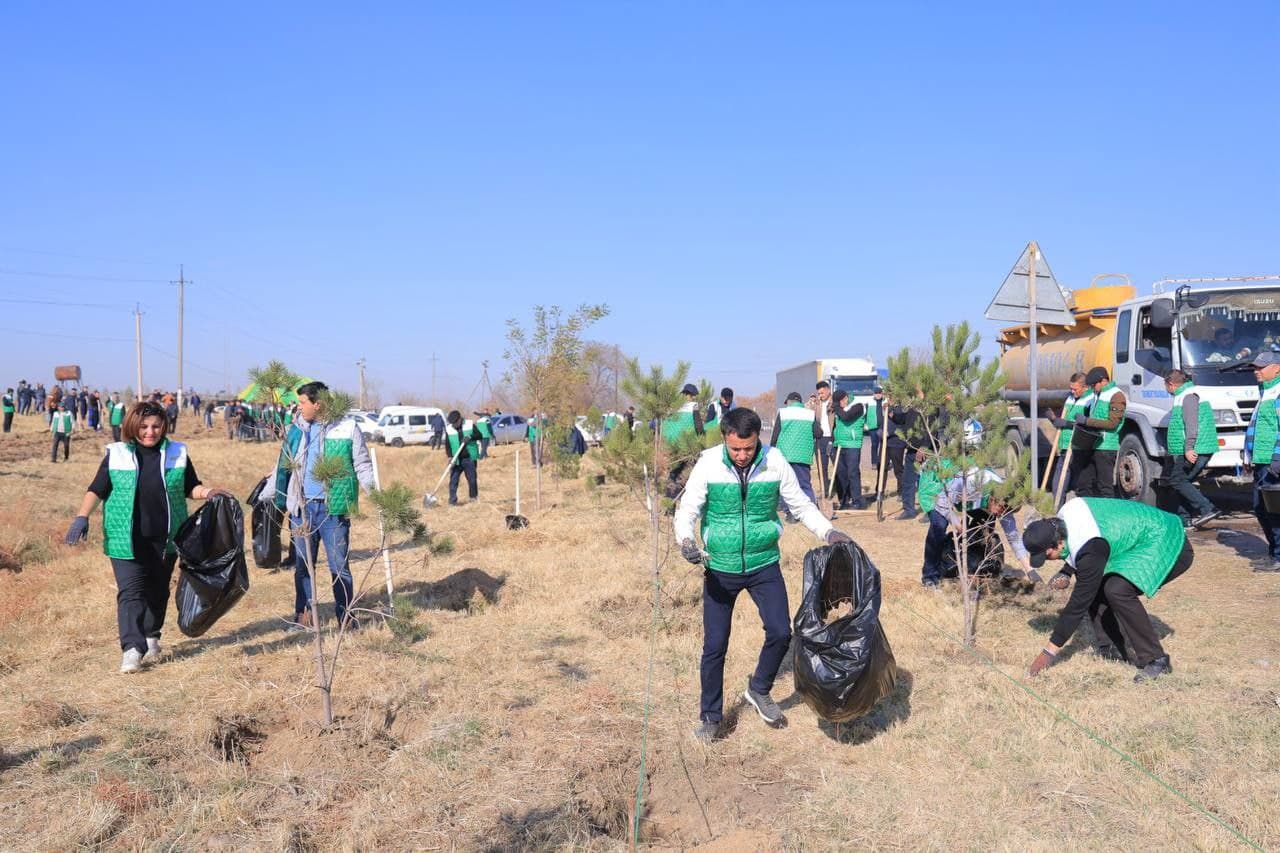 “Yashil makon” loyihasi doirasida: vazirlik jamoasi ekologik hasharda faol ishtirok etdi