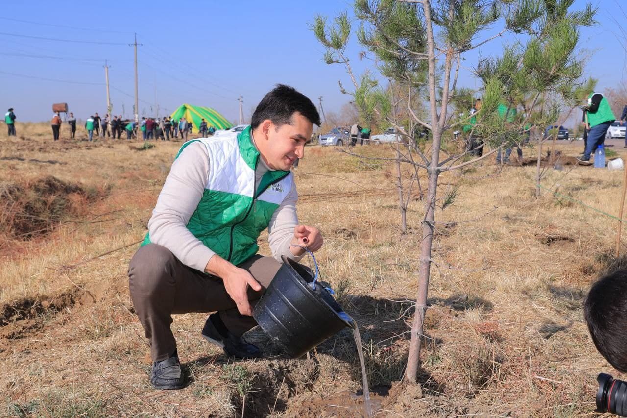 “Yashil makon” loyihasi doirasida: vazirlik jamoasi ekologik hasharda faol ishtirok etdi