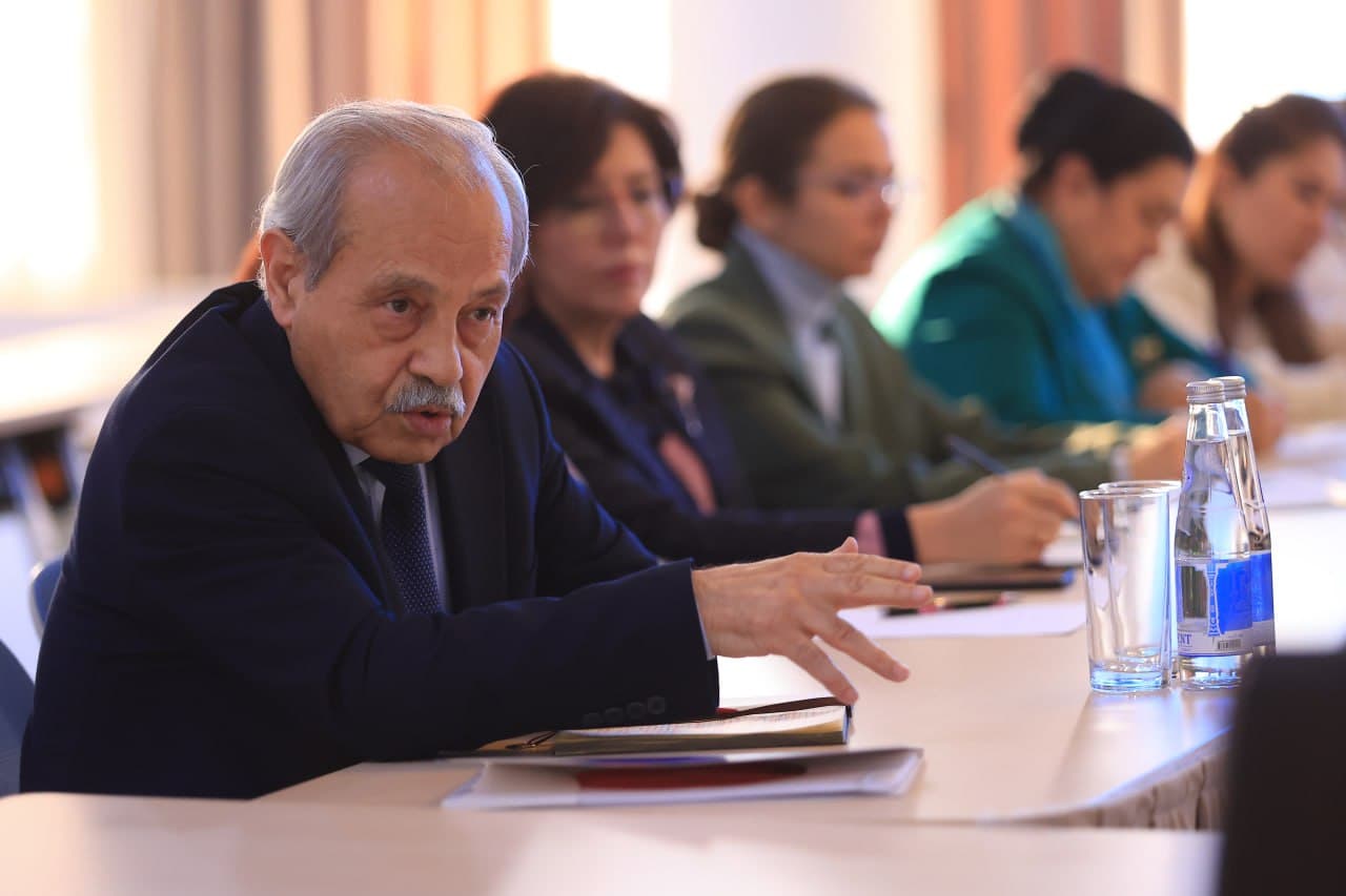 Vazir OTM psixologlari bilan davra suhbati o‘tkazdi