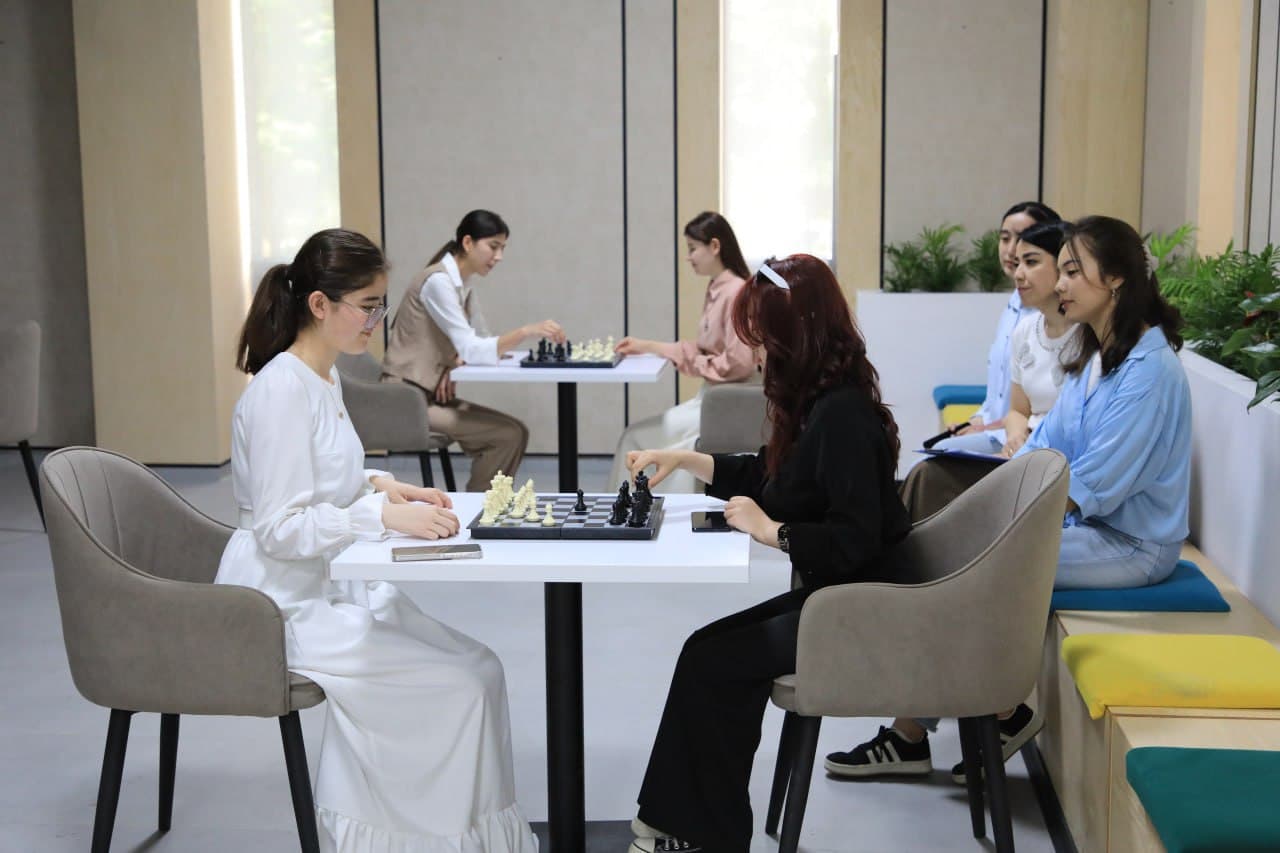 Vazir SamDAQUning yangi oʻquv binosida boʻldi