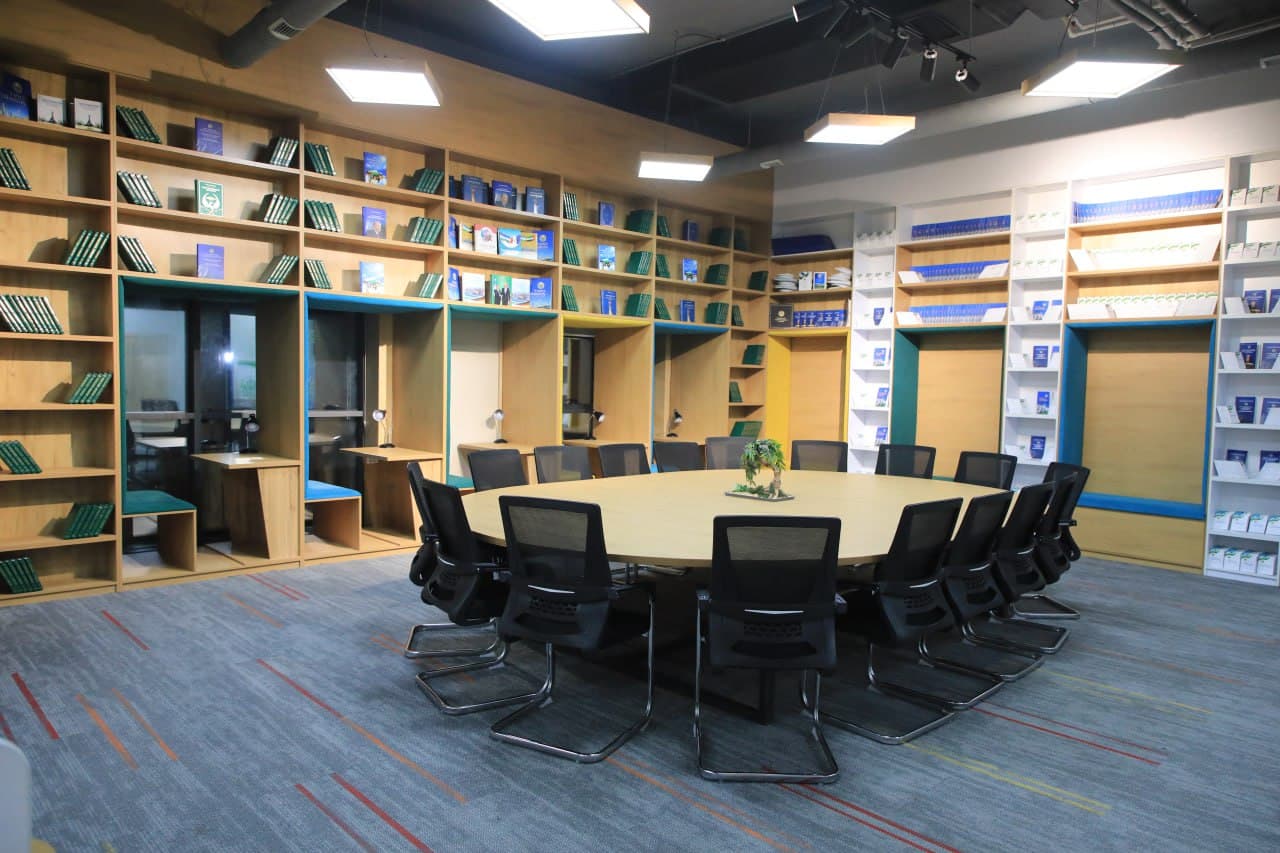 Vazir SamDAQUning yangi oʻquv binosida boʻldi