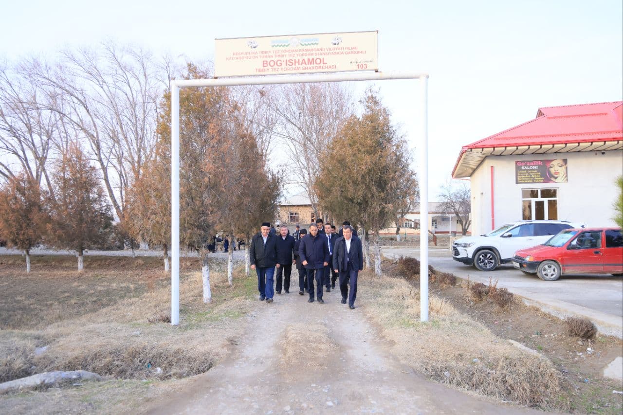 Vazir Samarqandda mahallalarni rivojlantirish boʻyicha talabalar loyihalari bilan tanishdi
