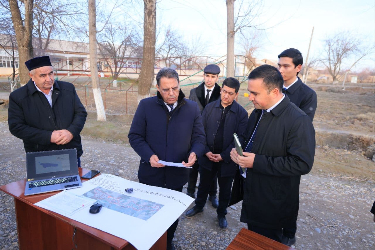 Vazir Samarqandda mahallalarni rivojlantirish boʻyicha talabalar loyihalari bilan tanishdi