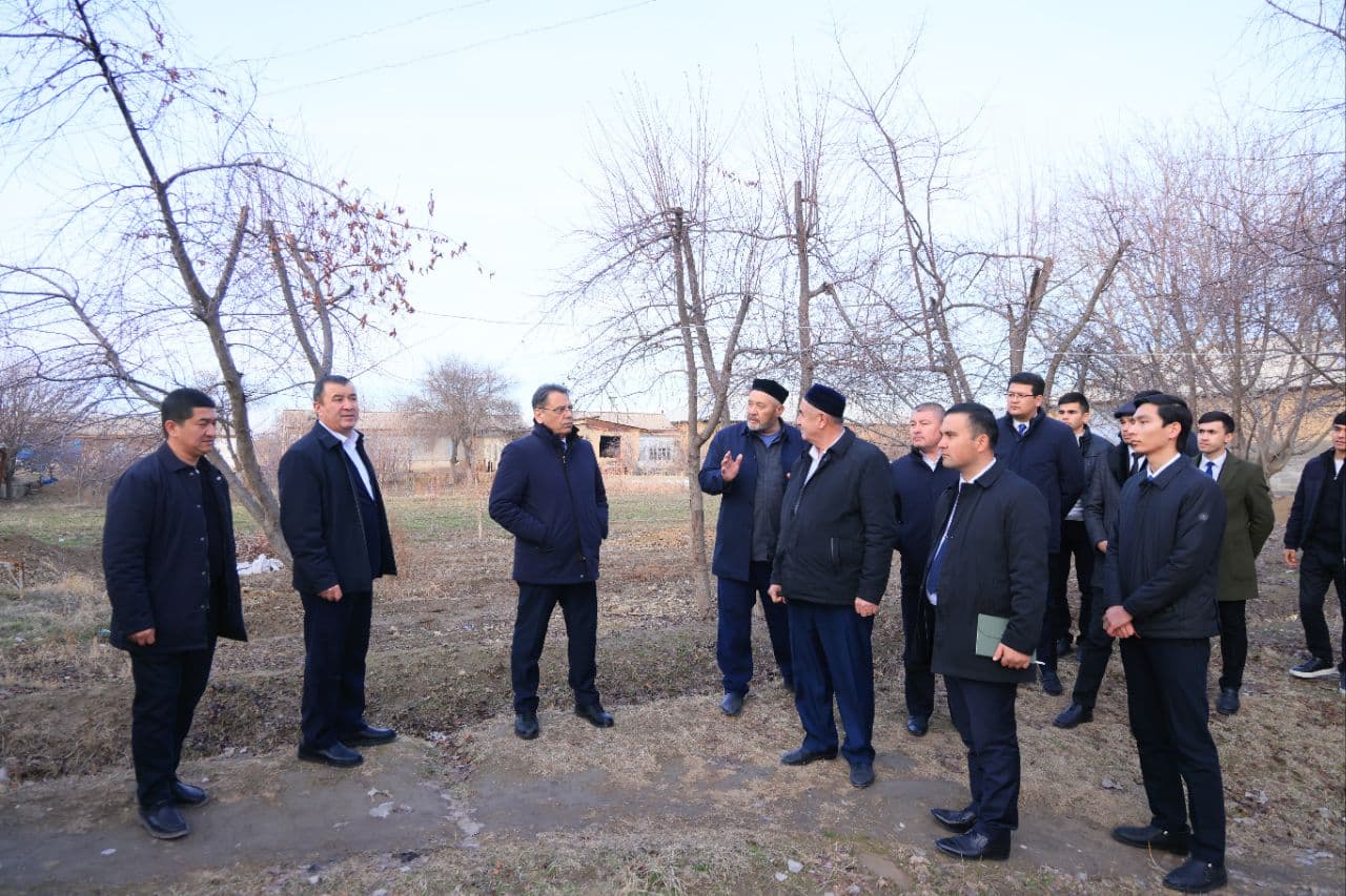 Vazir Samarqandda mahallalarni rivojlantirish boʻyicha talabalar loyihalari bilan tanishdi