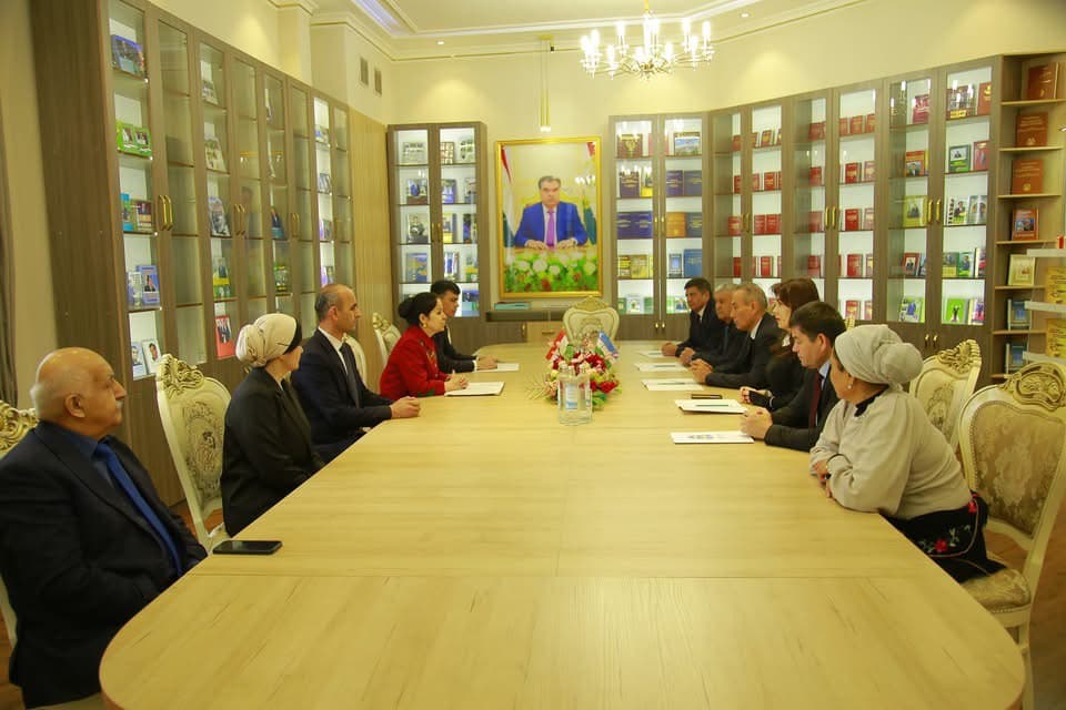 Agreement Reached to Establish an Uzbek Language and Culture Center in Dushanbe