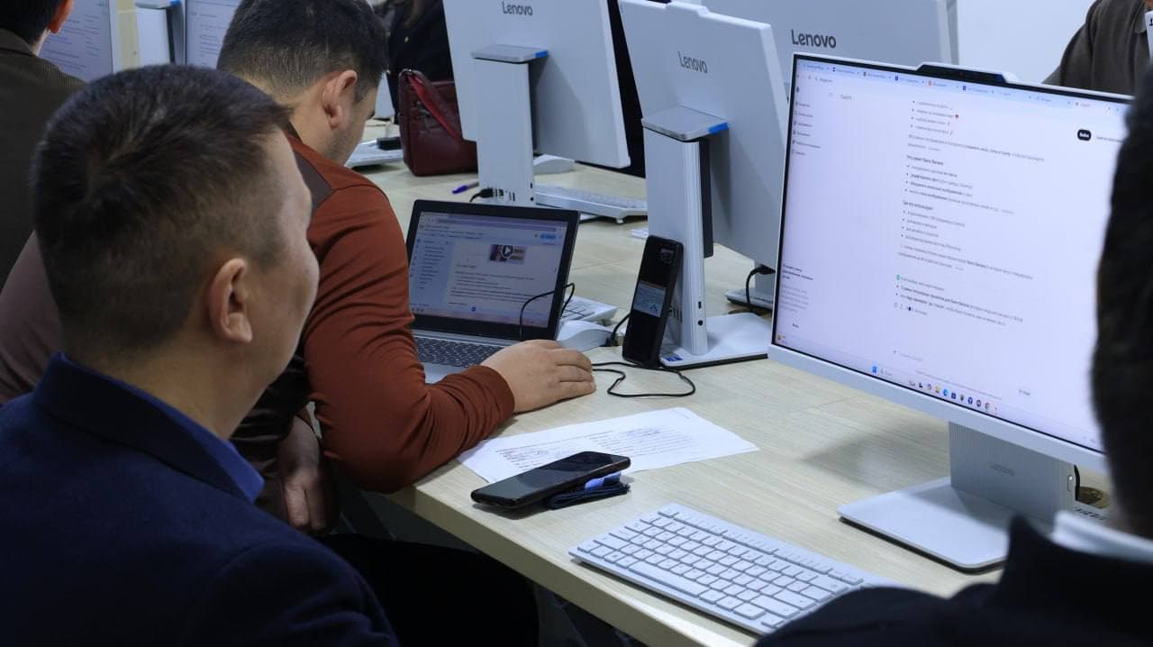 “Sun’iy intellekt savodxonligi” bo‘yicha malaka oshirish kursi o‘tkazildi
