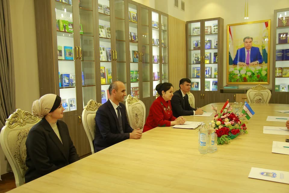 Agreement Reached to Establish an Uzbek Language and Culture Center in Dushanbe
