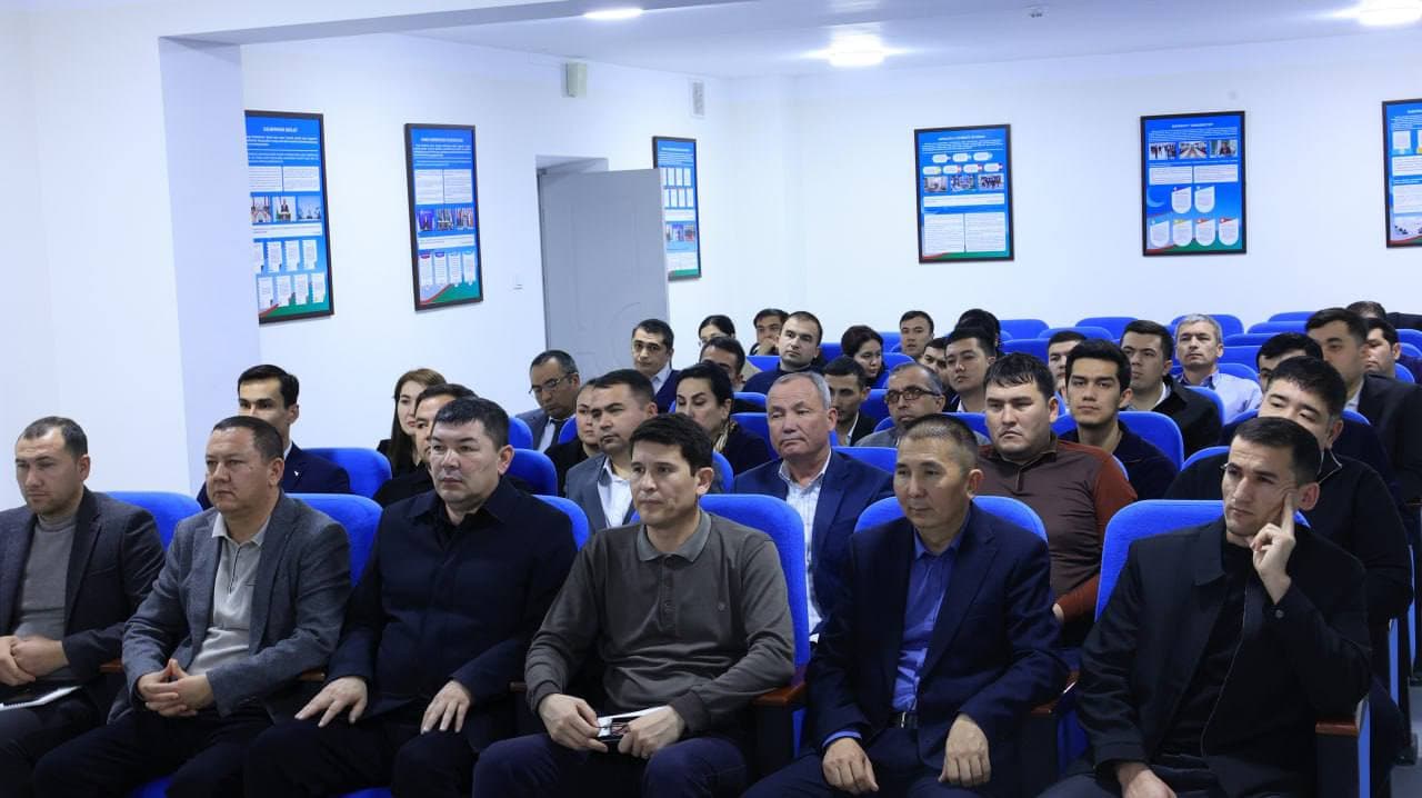 “Sun’iy intellekt savodxonligi” bo‘yicha malaka oshirish kursi o‘tkazildi
