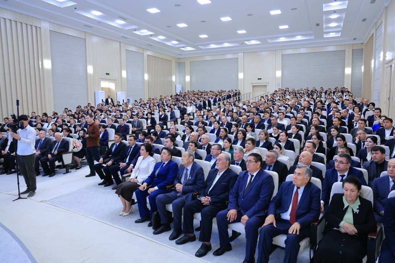Коллективу Ургенчского государственного университета представлен новый ректор