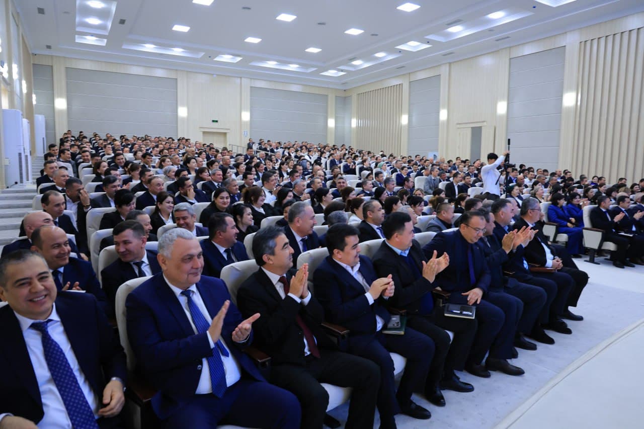 Коллективу Ургенчского государственного университета представлен новый ректор