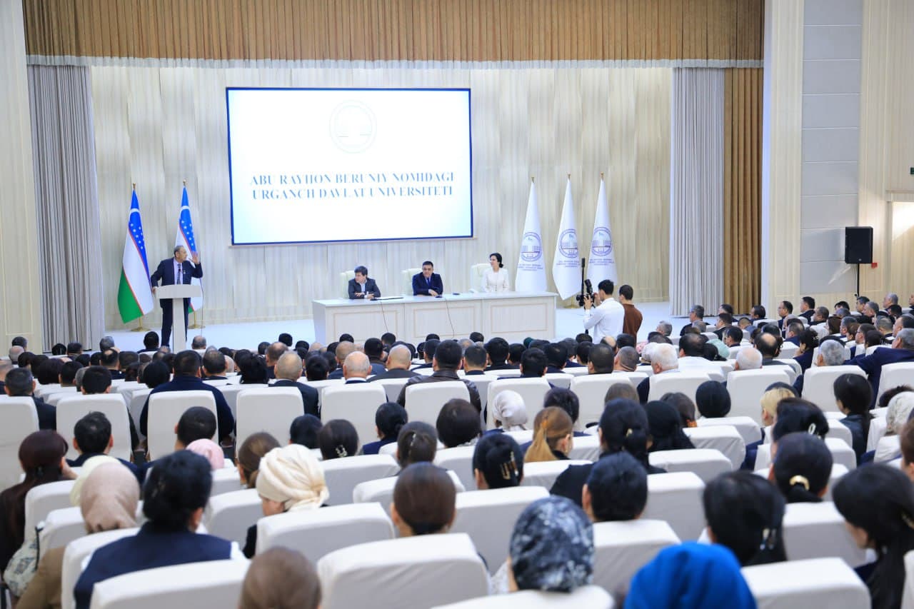 Коллективу Ургенчского государственного университета представлен новый ректор