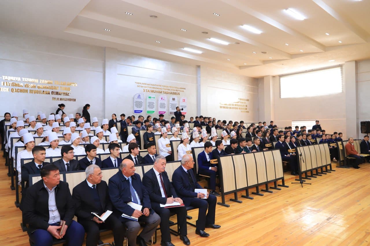 Vazir Samarqandda “Yoshlar kuni” tadbirlarida ishtirok etdi