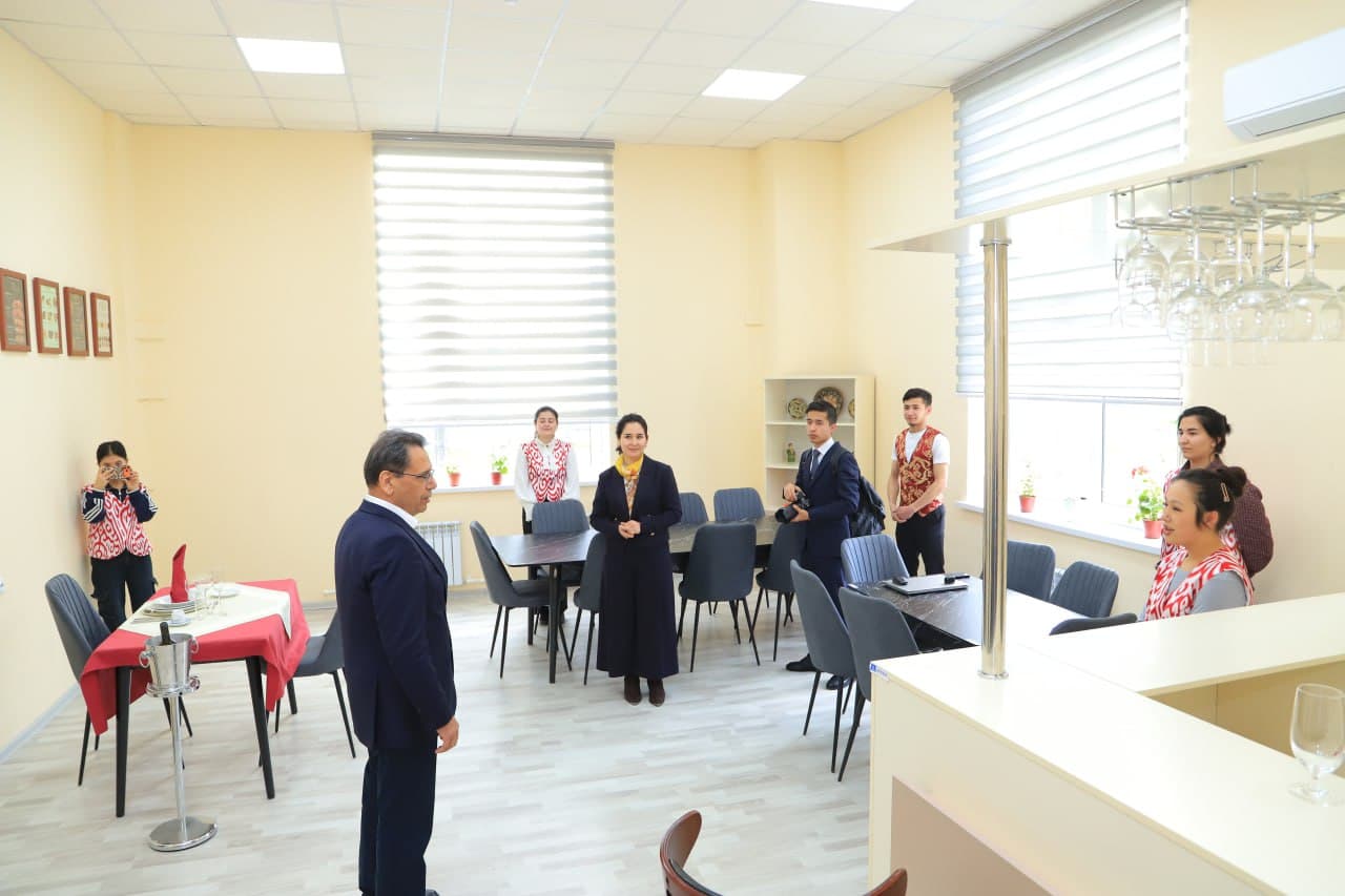 Vazir Samarqandda “Yoshlar kuni” tadbirlarida ishtirok etdi