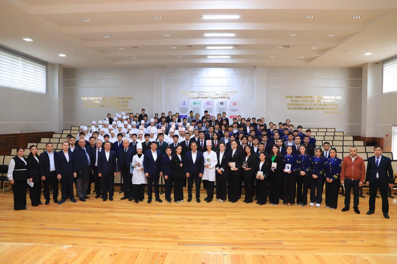 Vazir Samarqandda “Yoshlar kuni” tadbirlarida ishtirok etdi