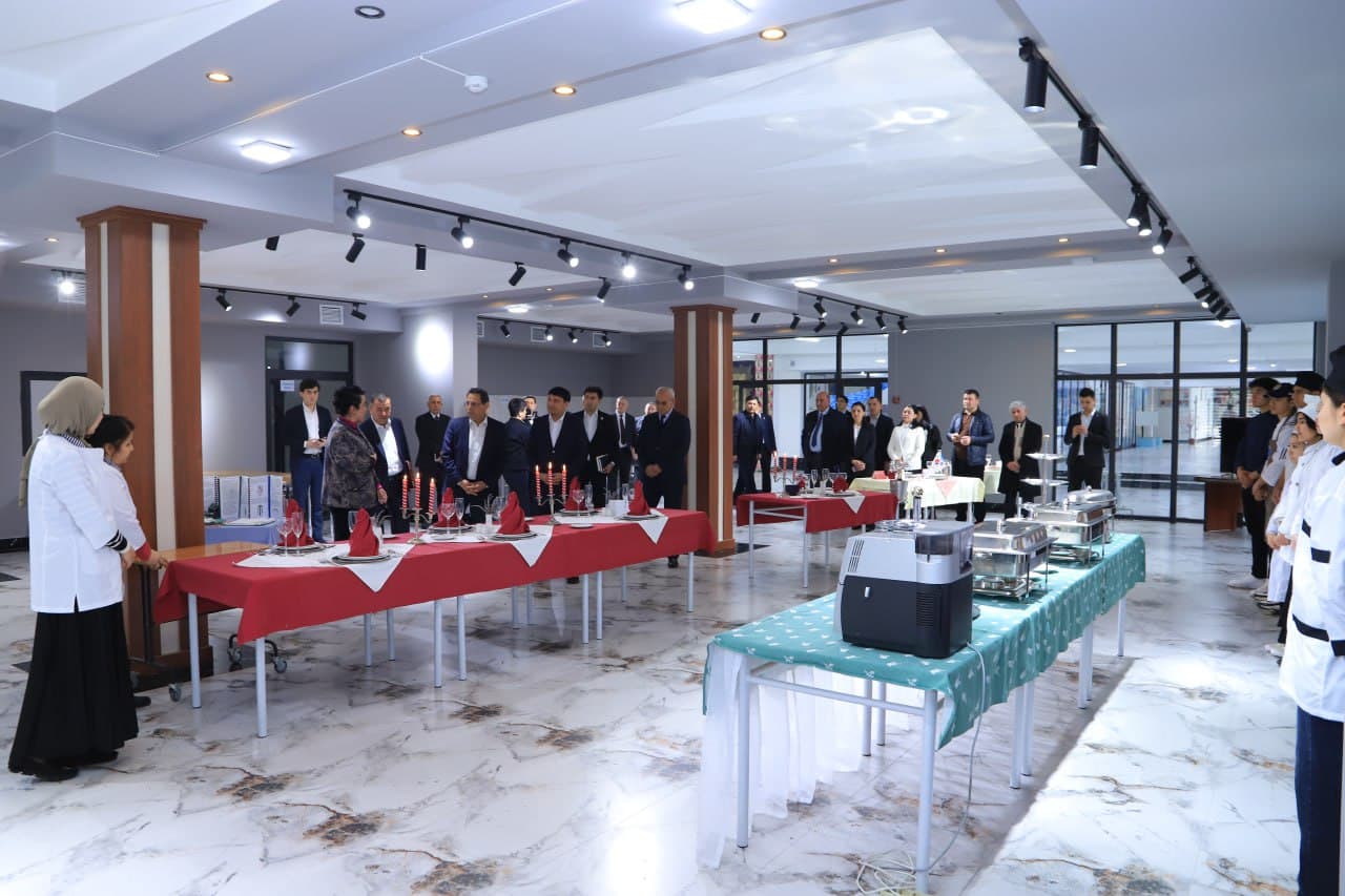 Vazir Samarqandda “Yoshlar kuni” tadbirlarida ishtirok etdi