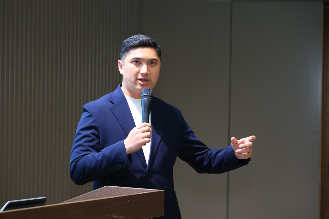 Vazirlikda ma'rifat soati: Mutolaa boshlandi!