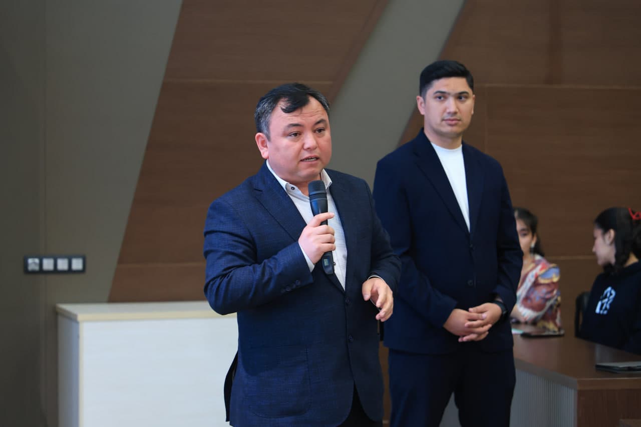 Vazirlikda ma'rifat soati: Mutolaa boshlandi!