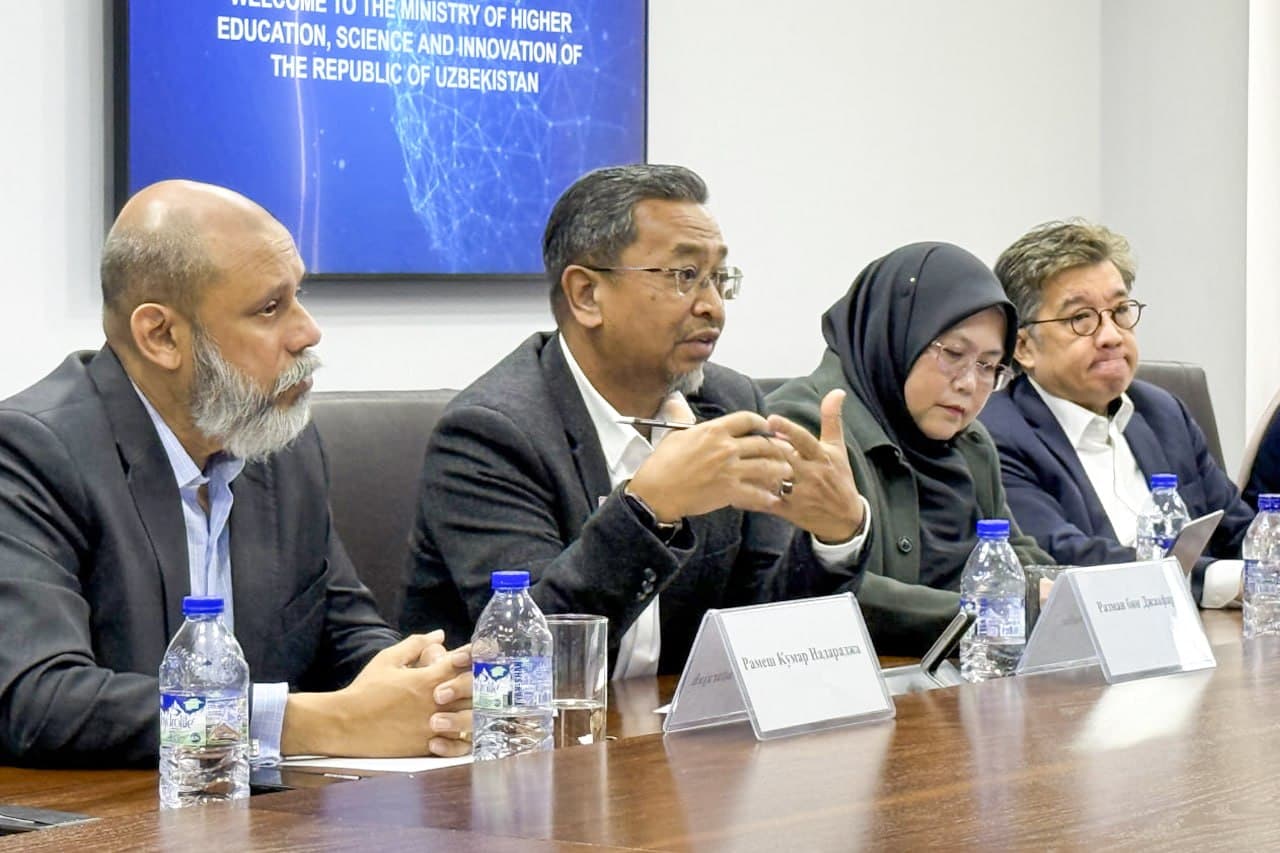 Issues of cooperation in training personnel in the field of semiconductors were discussed.