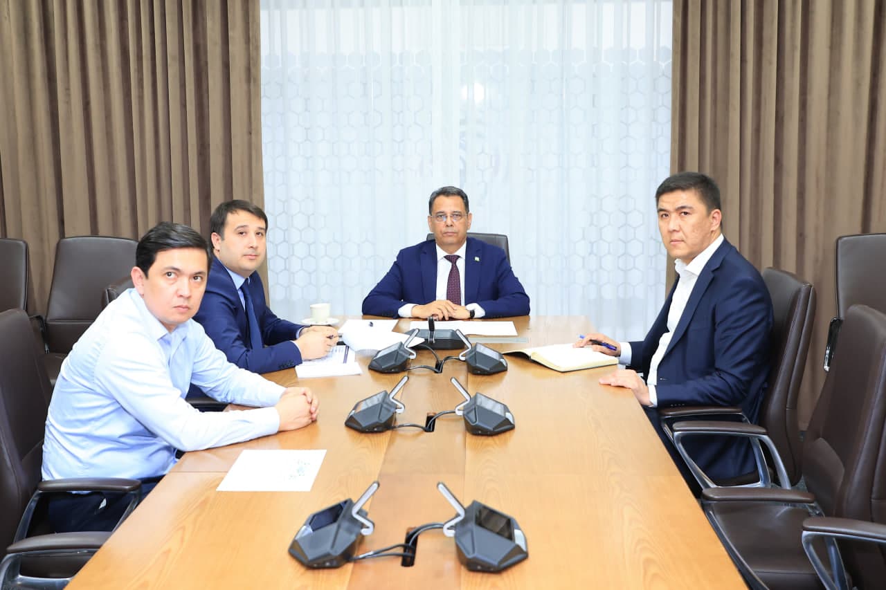 В фракции УзЛиДеП обсуждены вопросы развития системы высшего образования