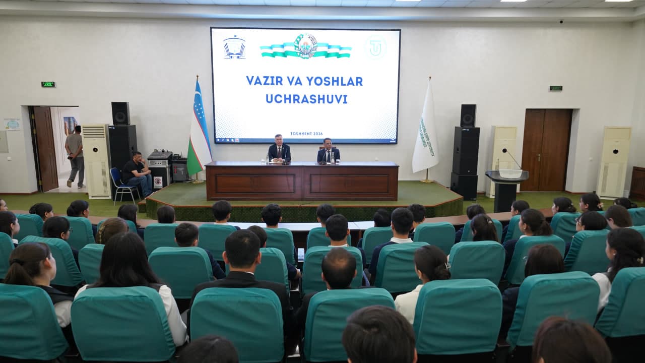 Minister meets with youth