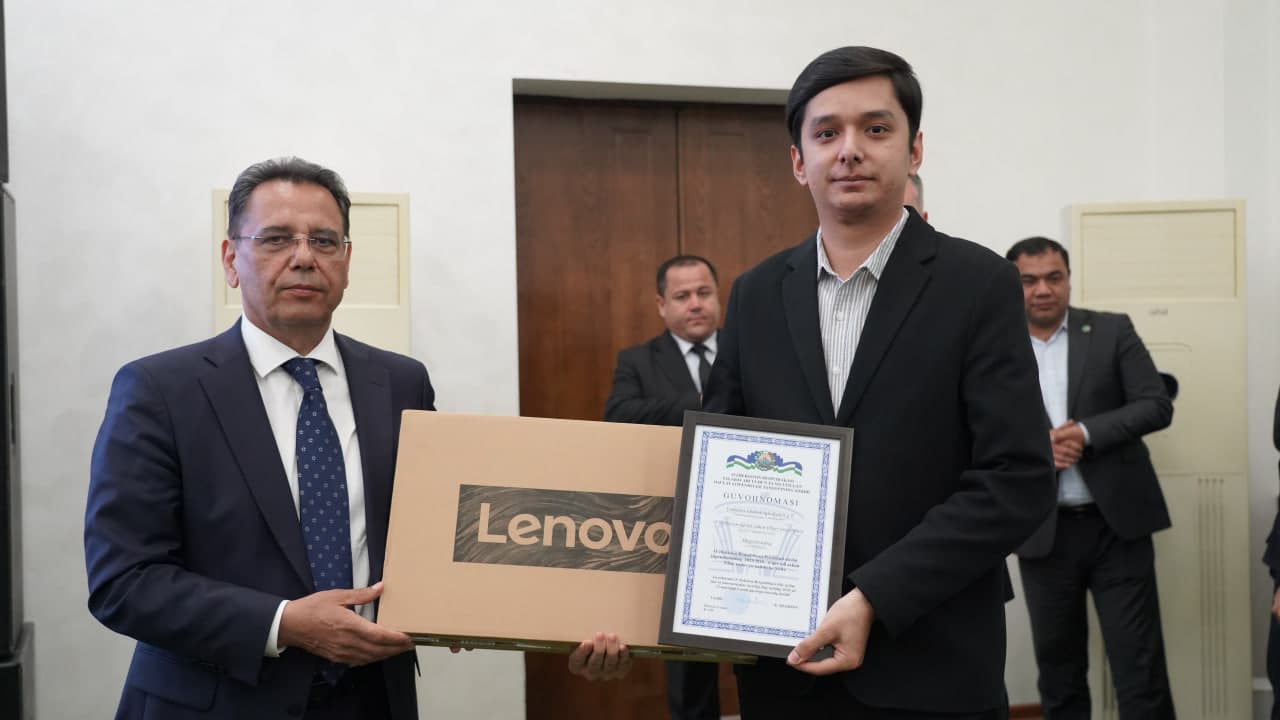 Minister meets with youth