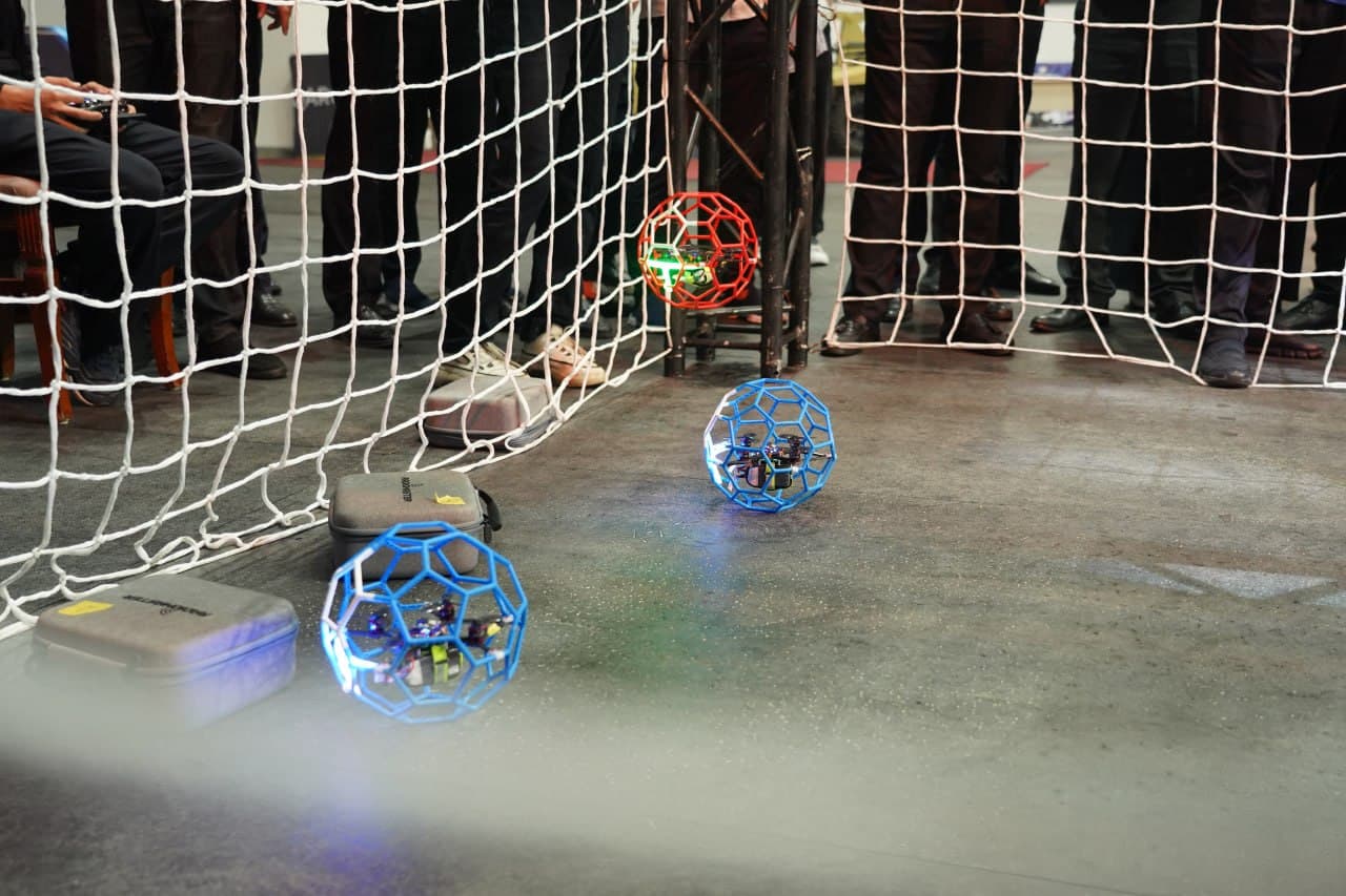 “Kelajak muhandislari”: Dron futbol musobaqasi