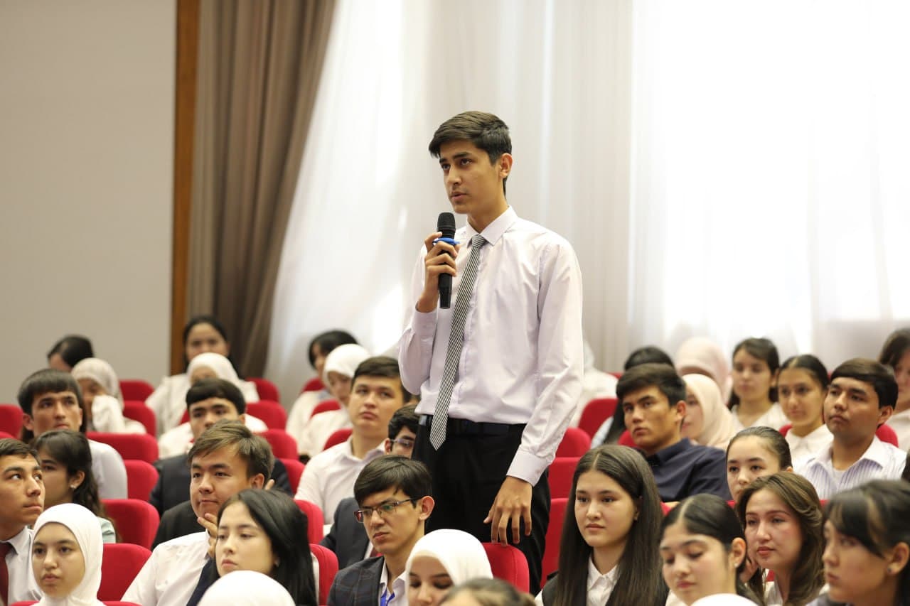 Toshkent davlat sharqshunoslik universitetida “Vazir va yoshlar muloqoti” o‘tkazildi