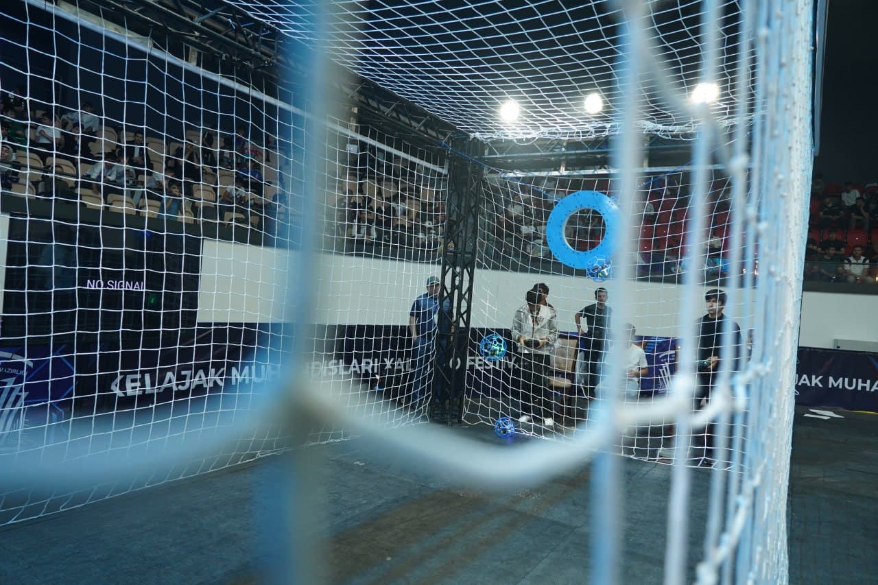 “Kelajak muhandislari”: Dron futbol musobaqasi