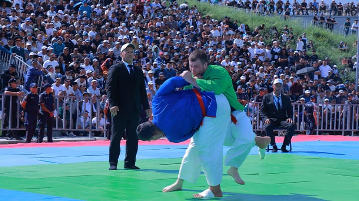 Talabalar milliy kurash bo‘yicha sovrinli o‘rinlarni qo‘lga kiritdi!