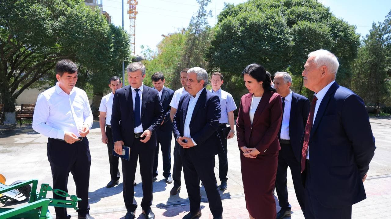 Vazir o‘rinbosari Urganch davlat universitetiga tashrif buyurdi