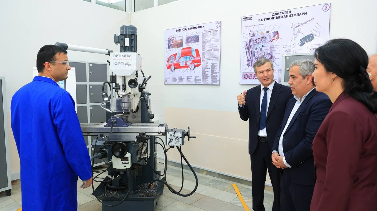 Vazir o‘rinbosari Urganch davlat universitetiga tashrif buyurdi
