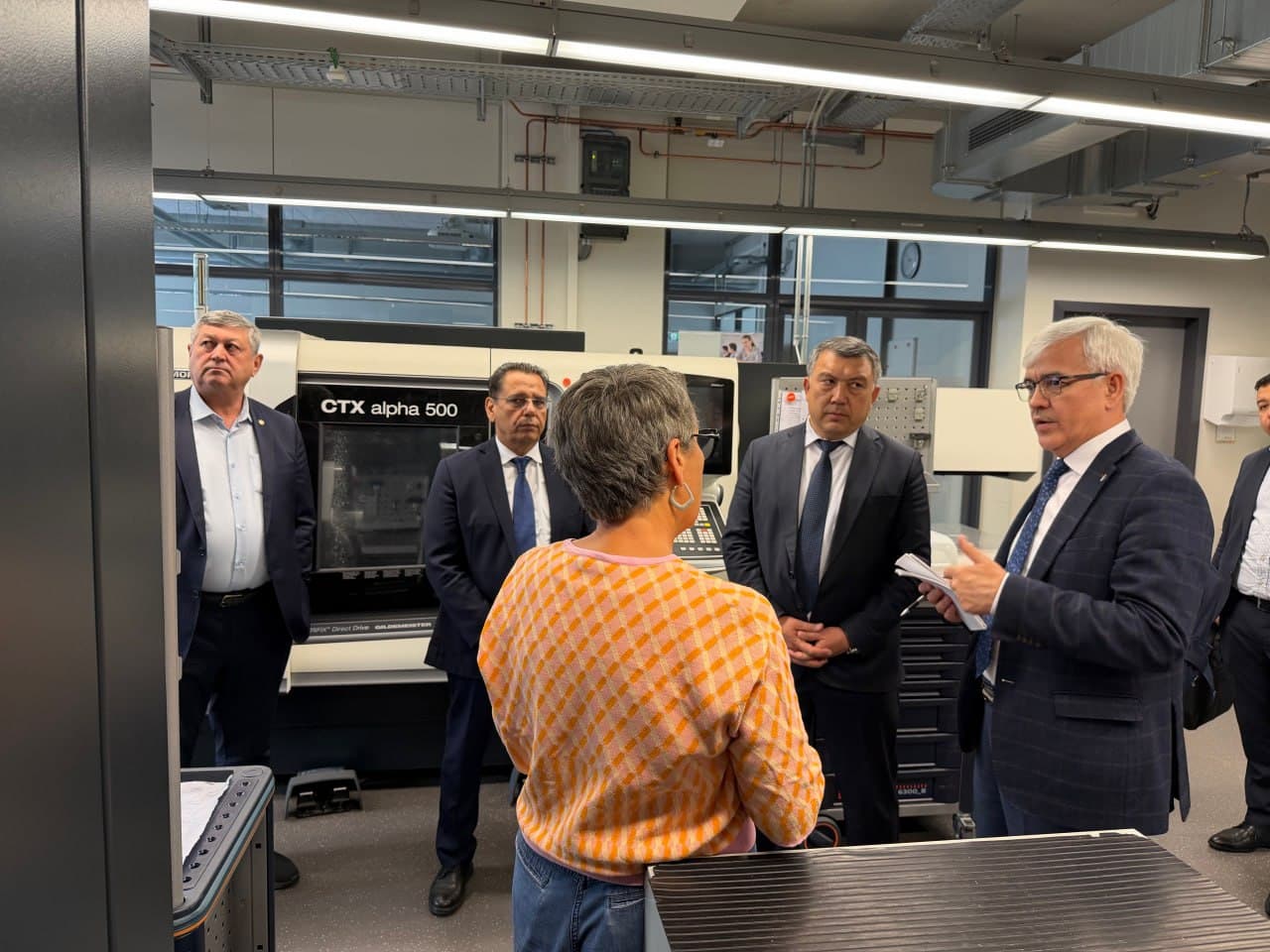 Uzbek Delegation Explores the Activities of the Bavarian Chamber of Skilled Crafts