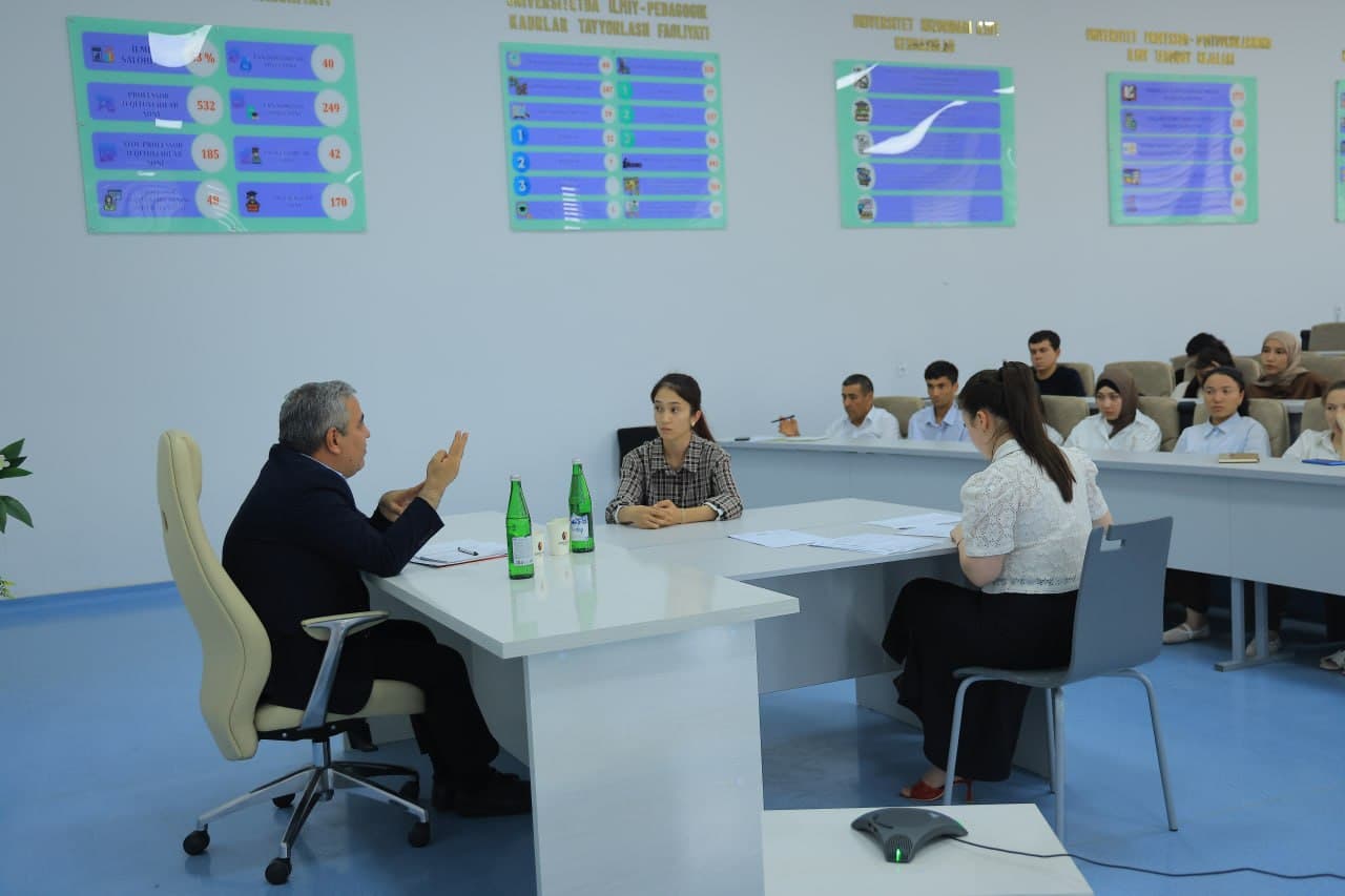 Deputy Minister Holds Mobile Reception at Namangan State University