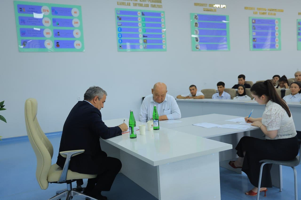Deputy Minister Holds Mobile Reception at Namangan State University