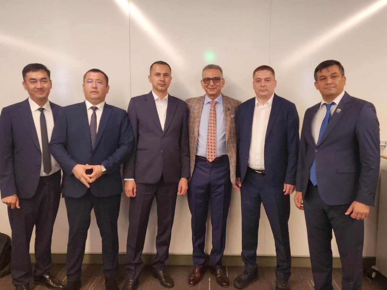 “Ta’limda sun’iy intellekt: nazariya, liderlik va amaliyot” dasturi: OTT mutaxassislari AQSHda xalqaro malaka oshirmoqda
