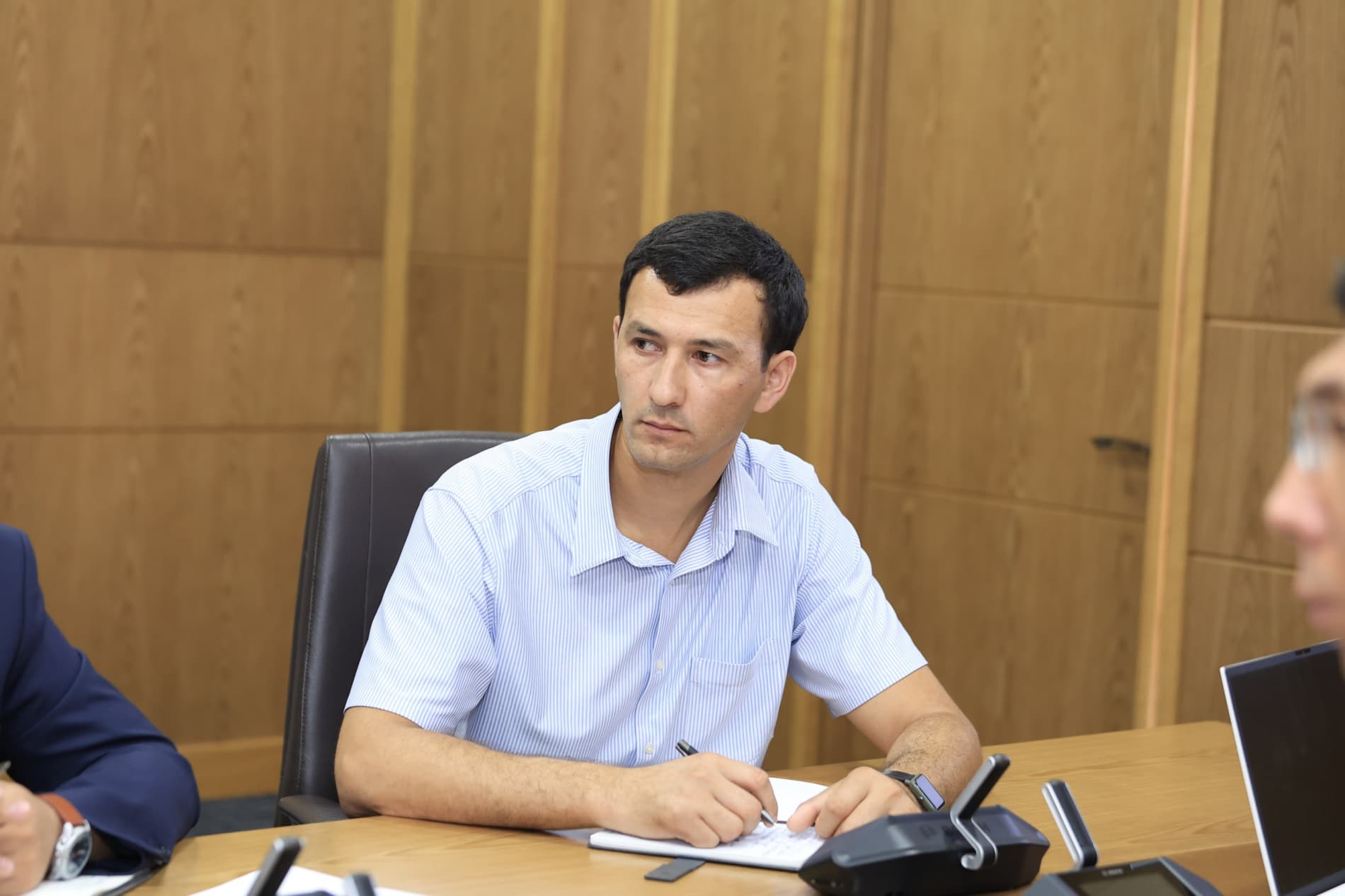Xorijiy universitetlar bilan hamkorlik loyihalari yuzasidan amalga oshirilayotgan ishlar muhokama qilindi