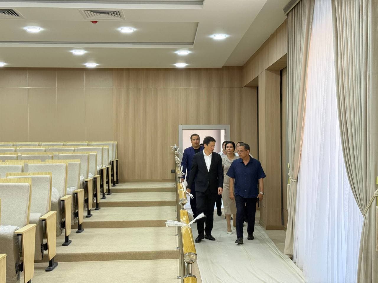 Vazir Xiva shahridagi Lyaonin pedagogika universiteti filialida amalga oshirilayotgan tayyorgarlik ishlari bilan tanishdi