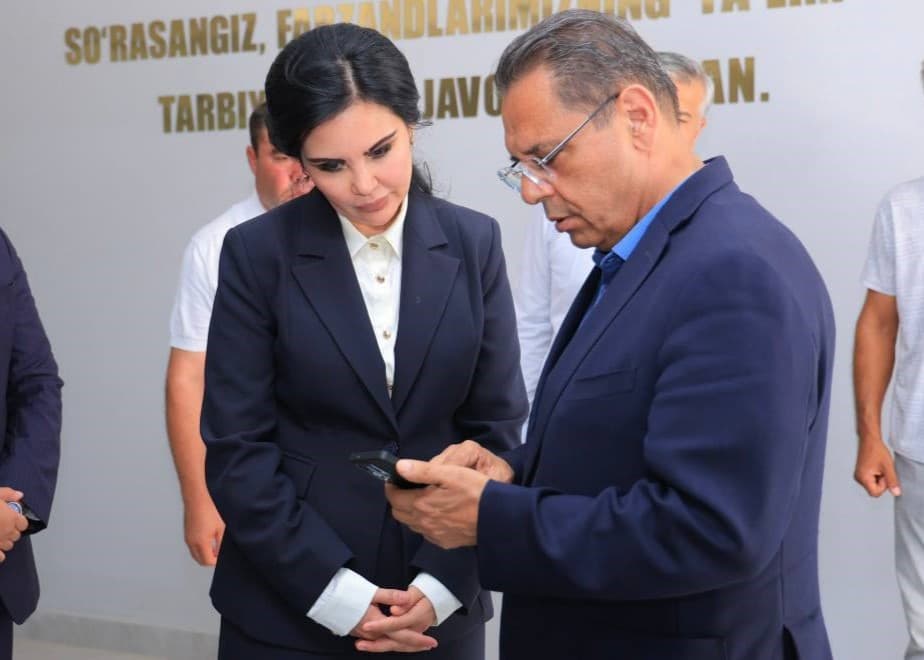 Vazir Urganch davlat universitetining yangi yotoqxonasi bilan tanishdi