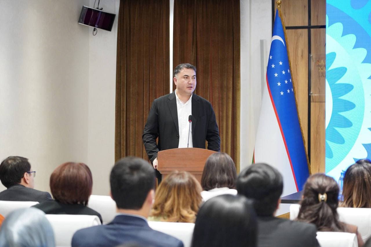 A training and practical seminar on “Information Service Activities: Analysis, Experience and Development” was held
