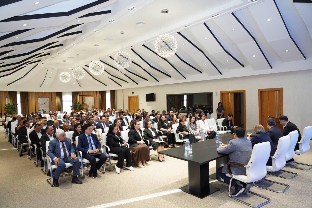 A training and practical seminar on “Information Service Activities: Analysis, Experience and Development” was held