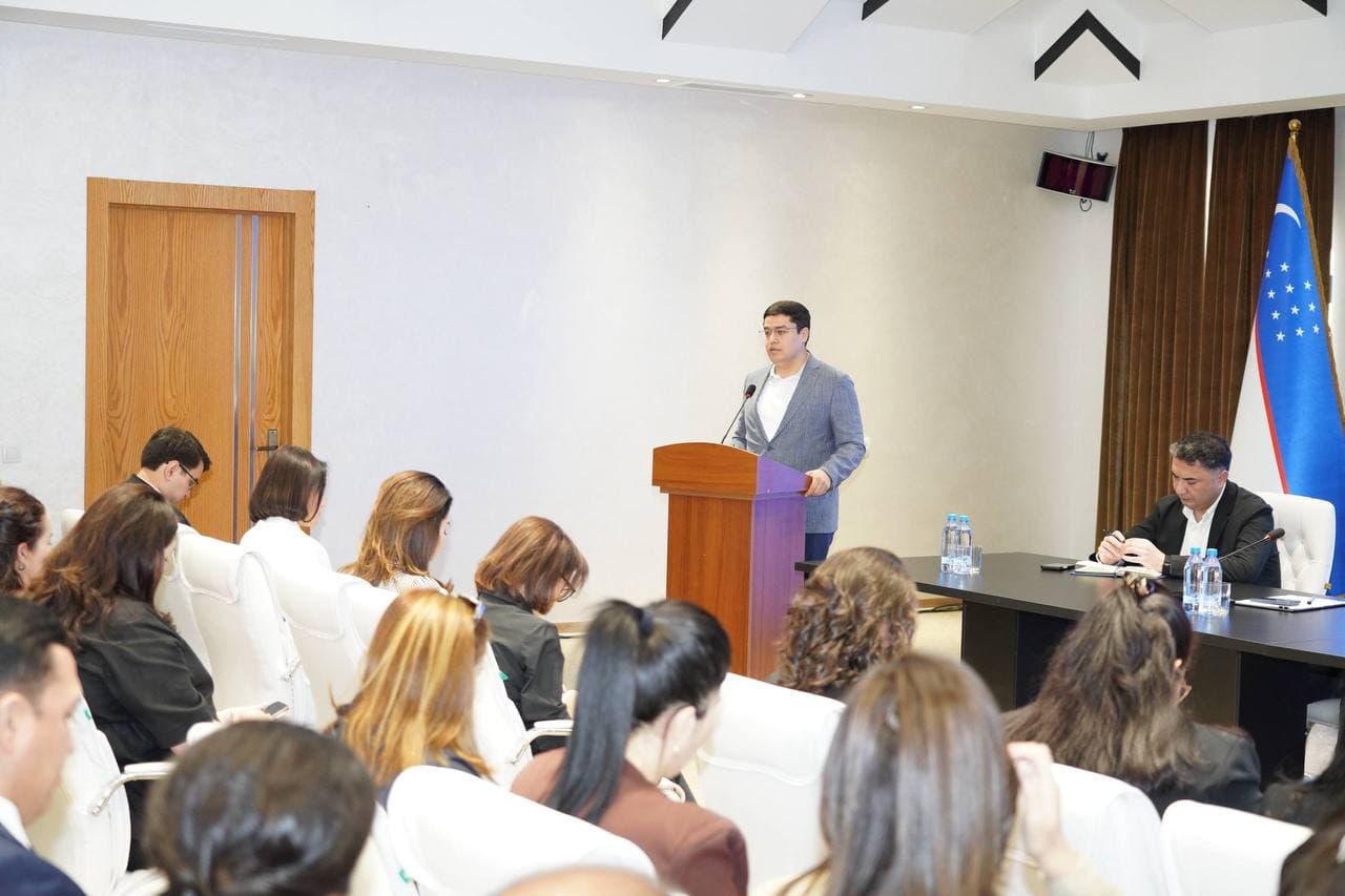 A training and practical seminar on “Information Service Activities: Analysis, Experience and Development” was held