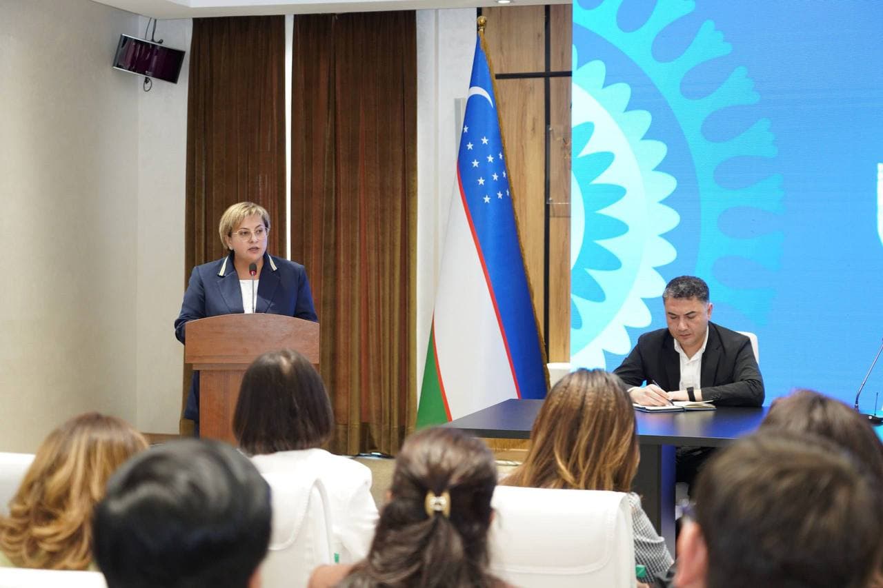 A training and practical seminar on “Information Service Activities: Analysis, Experience and Development” was held