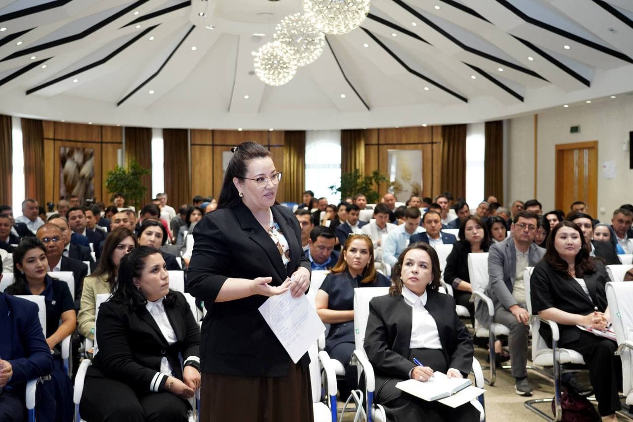 A training and practical seminar on “Information Service Activities: Analysis, Experience and Development” was held