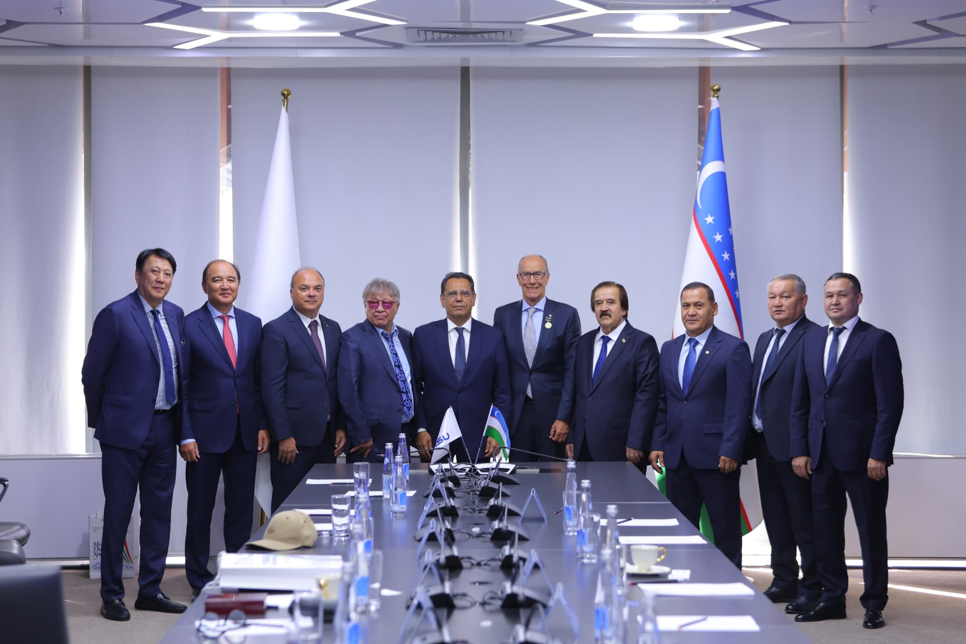 Vazir FISU va AUSF rahbariyati vakillari bilan uchrashdi
