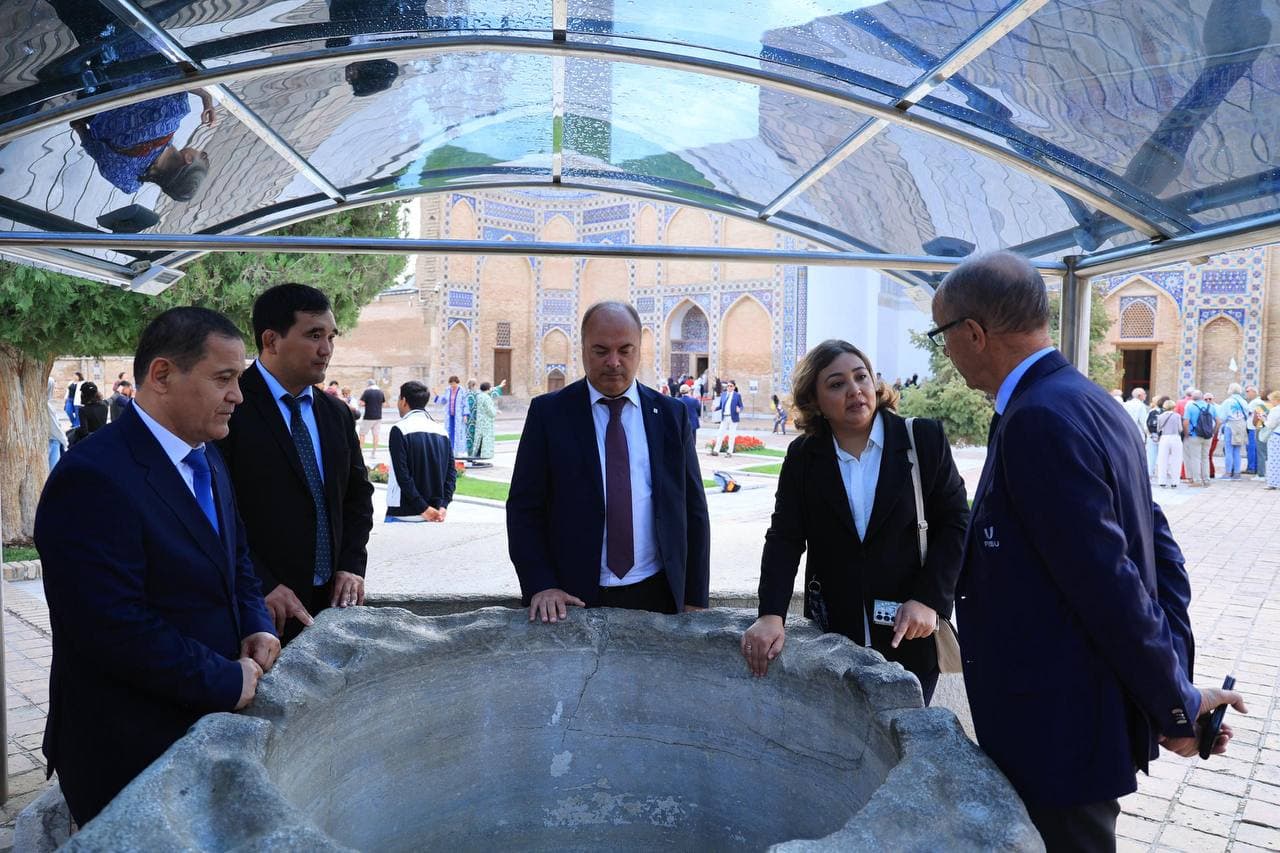 Participants of the 1st Central Asian International Student Sports Forum Visit Samarkand