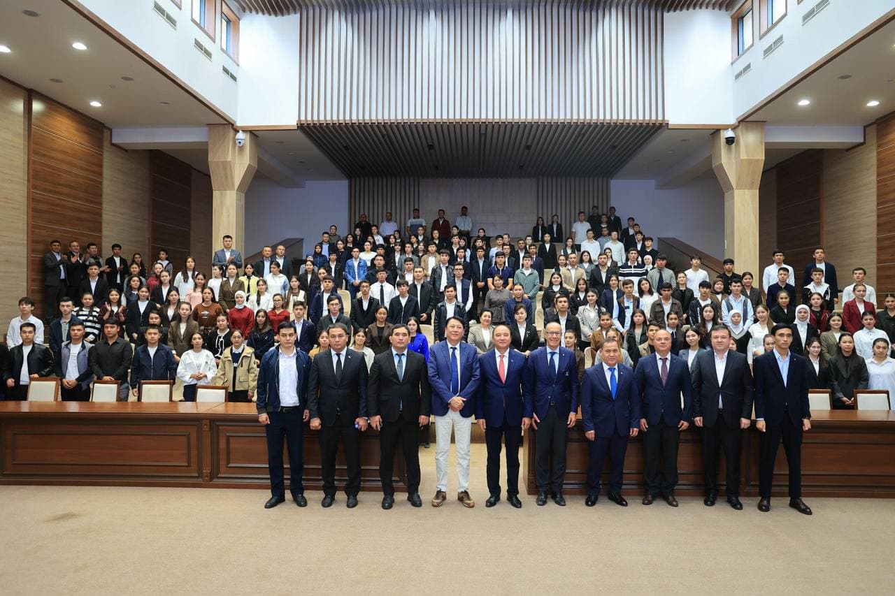 Participants of the 1st Central Asian International Student Sports Forum Visit Samarkand
