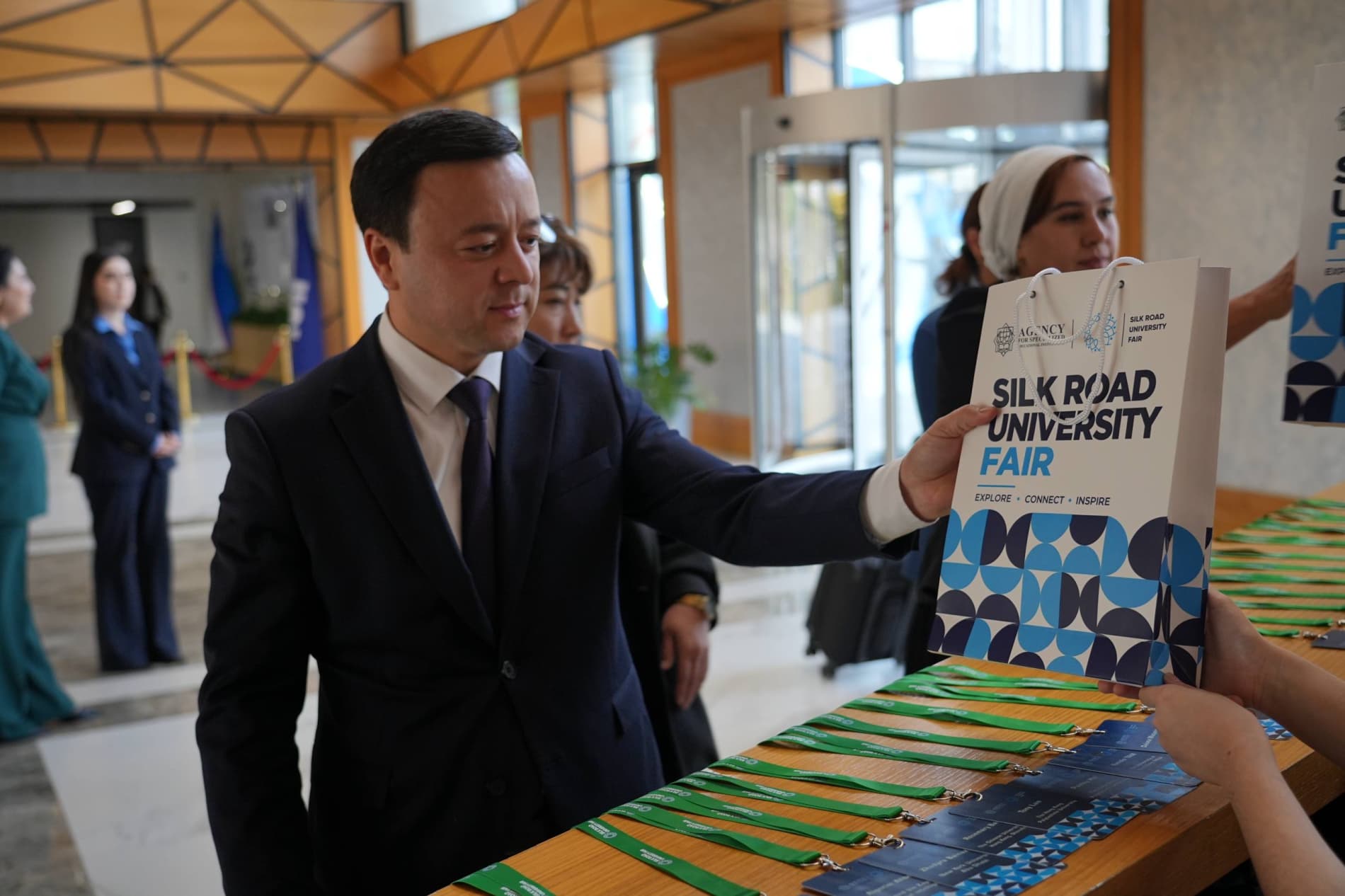 Silk Road University Fair: International Education Forum and Exhibition Held for the First Time at the Muhammad al-Khwarizmi Specialized School in Tashkent